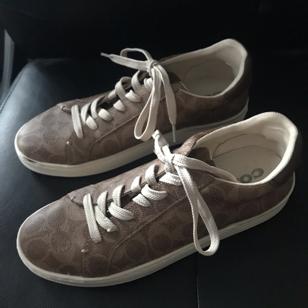 Coach ladies sneakers NWOT - Picture 2 of 3